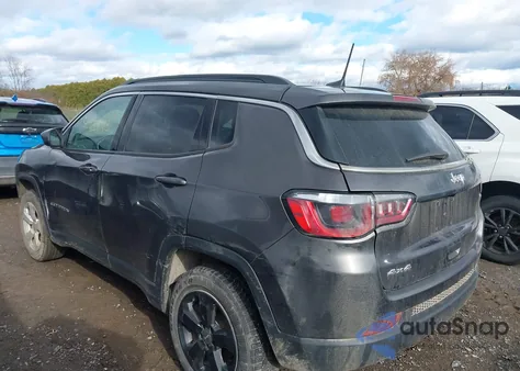 2019 Jeep Compass Latitude 4X4 from USA, damaged, VIN 3C4NJDBB0KT742445